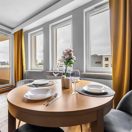 公寓 Wola Tower - 60m2, Balcony With View, Parks Nearby - By Rentujemy *