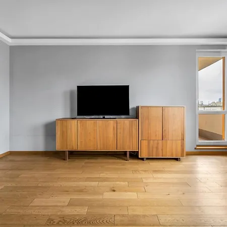 Wola Tower - 60m2, Balcony With View, Parks Nearby - By Rentujemy *