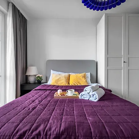 Wola Tower - 60m2, Balcony With View, Parks Nearby - By Rentujemy