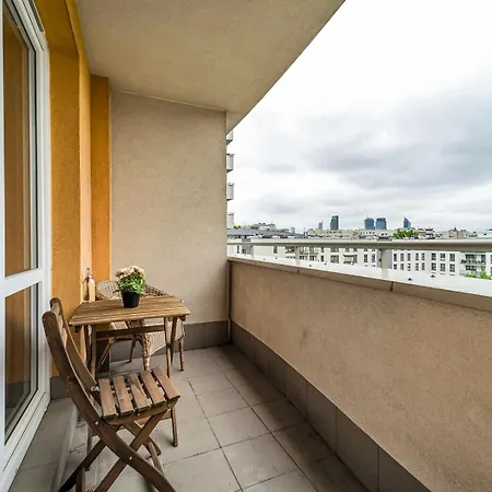 Wola Tower - 60m2, Balcony With View, Parks Nearby - By Rentujemy