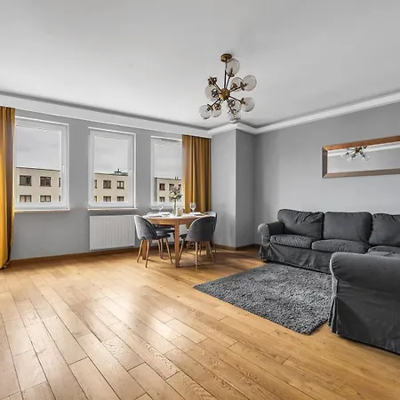 Wola Tower - 60m2, Balcony With View, Parks Nearby - By Rentujemy *