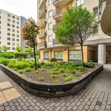 Wola Tower - 60m2, Balcony With View, Parks Nearby - By Rentujemy * Varsó